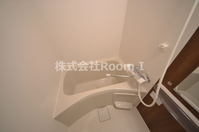 【浴室】 | ラシーヌ瓦屋町 | コンパクトで使いやすいお風呂です