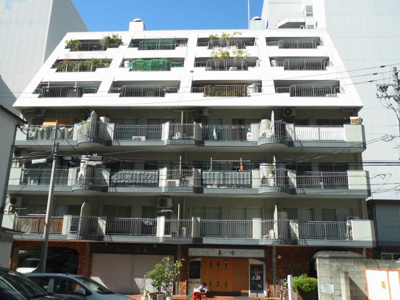 【外観】 | ブールバール南森町 | 南森町駅徒歩2分。買物、通勤など生活至便な立地です。