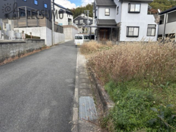 姫路市八代緑ヶ丘町／売土地の前面道路含む現地写真