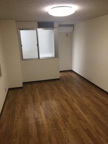 仲介手数料0！！丸の内ハートビルの居間・リビング