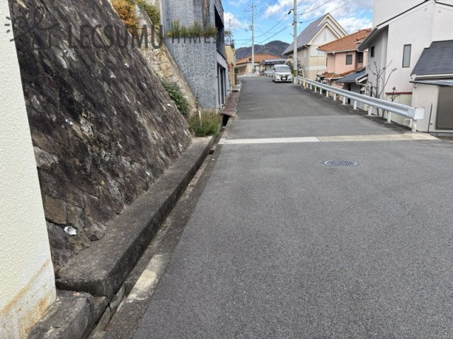 姫路市梅ケ谷町／売土地の前面道路含む現地写真