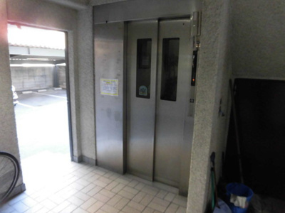 【その他共用部分】 | 菅原大発マンション | 建物内にある共用エレベーターです