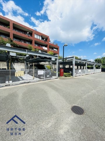 ファーネストヒルズ高宮エステルノの駐車場