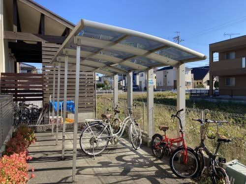 ジョイフルメゾンＳＫのその他共用部分|屋根付き駐輪場です