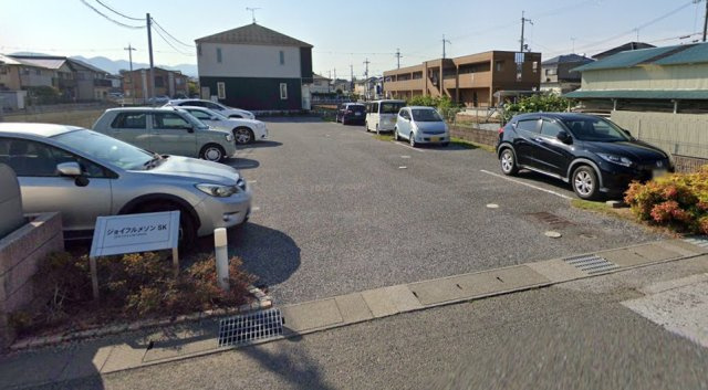 ジョイフルメゾンＳＫの駐車場|平面式の駐車場です。2台目駐車場もありますよ♪