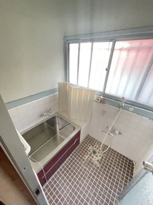 【浴室】 | 行田市藤原町  中古住宅 | 現地(2022.9撮影)