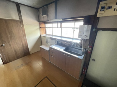 【キッチン】 | 行田市藤原町  中古住宅 | 現地(2022.9撮影)