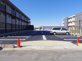 【駐車場】 | ゼピュロス学園の森M