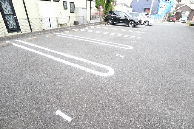 グランドソレーユの駐車場