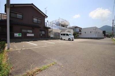 【駐車場】 | 102 ７１８GARAGE