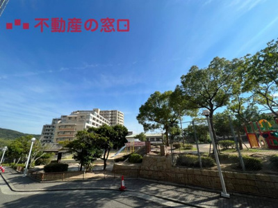 【展望】 | ジェームス山ヒルズ参番館 | バルコニーからの眺望。
明るく解放感がありますよ。