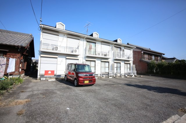 ハローユー柊の駐車場