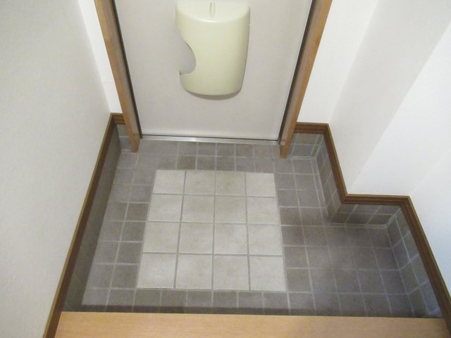 シャルム千歳の玄関