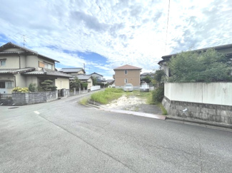【前面道路含む現地写真】