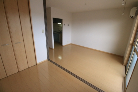 セジュールシャイニング【キャッシュバック対象】の洋室|明るい洋室です