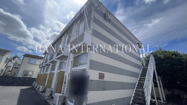 レオパレスグリーンコーポ多摩の外観