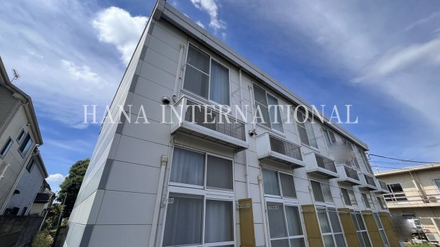 レオパレスグリーンコーポ多摩の外観