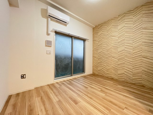 ラシーヌ瓦屋町の洋室