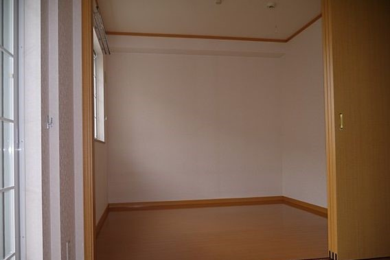 ティファニーの洋室|きれいな洋室です