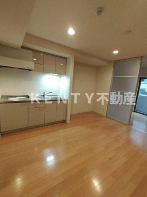 【居間・リビング】 | エスポワール多摩川 | こちらのリビングで趣味の時間をお楽しみください