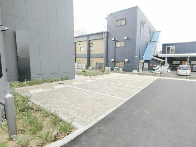 Villa Izumi Chuoの駐車場