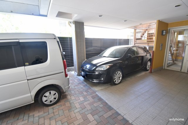 メゾン三和ドライ　仲介手数料無料の駐車場