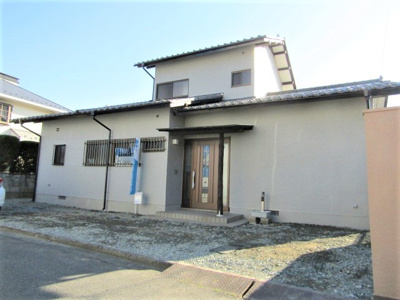 【駐車場】 | 中古戸建　甲斐市中下条 | 駐車場に車を止められます