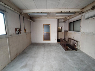 【駐車場】 | 2階作業場