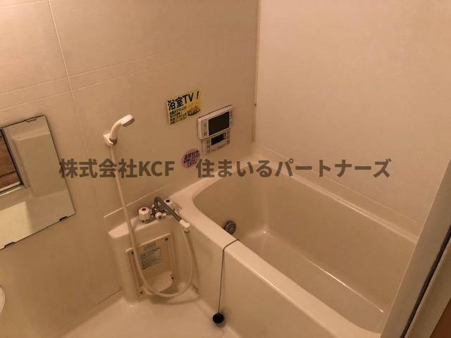 ルネス荒木一番館の浴室|コンパクトで使いやすいお風呂です
