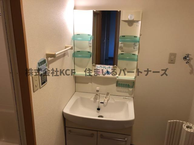 ルネス荒木一番館の洗面所|広い洗面スペース