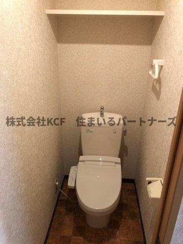 ルネス荒木一番館のトイレ|落ち着いた色調のトイレです