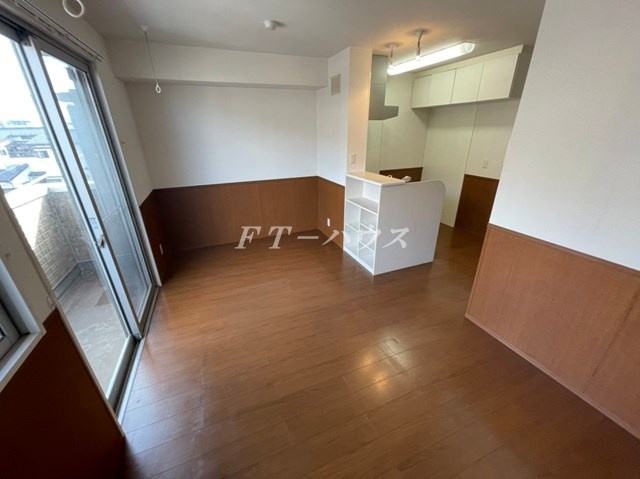 千葉市花見川区幕張本郷１丁目のアパートの居間・リビング