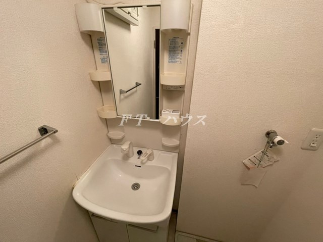 千葉市花見川区幕張本郷１丁目のアパートの洗面所