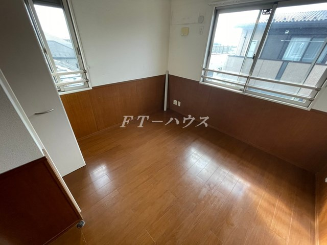 千葉市花見川区幕張本郷１丁目のアパートの居間・リビング