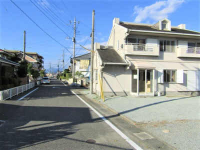 【前面道路含む現地写真】 | 中古戸建　中巨摩郡昭和町河西 | 前面道路含む現地写真です