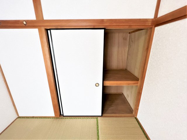 岩田ハイツB棟の収納