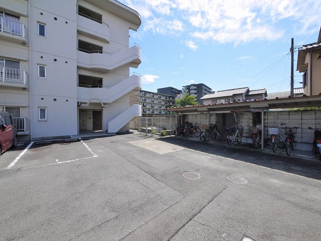 加藤マンションの駐車場