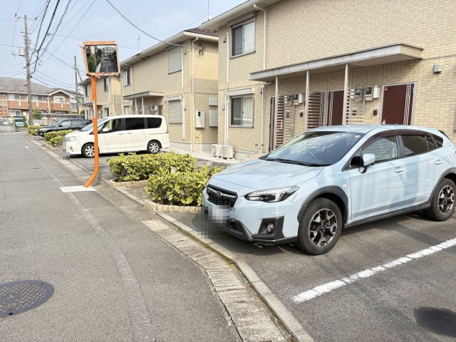 ファヴォーレⅡの駐車場