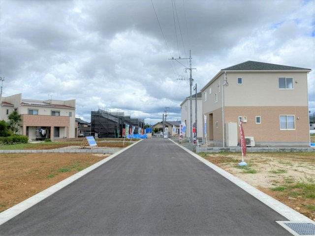 筑後市大字常用の新築一戸建の前面道路含む現地写真