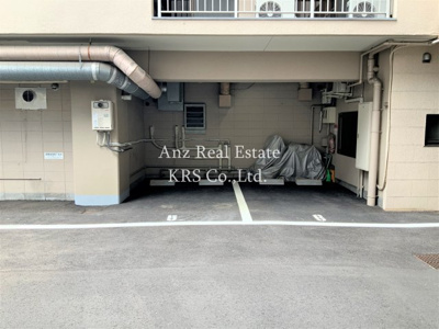 【駐車場】 | アルカディアイン | 敷地内に駐車場あり！空き情報は都度お問い合わせください！