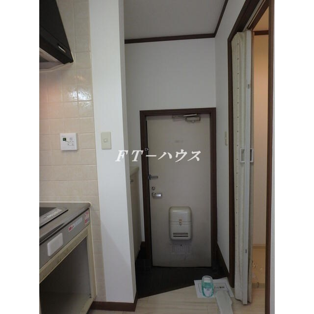 フロンティアⅠＢ棟の玄関