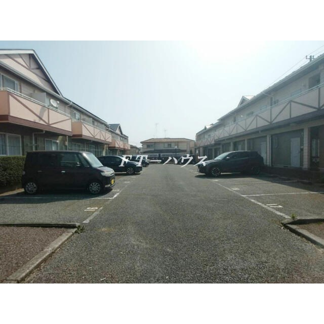 フロンティアⅠＢ棟の駐車場