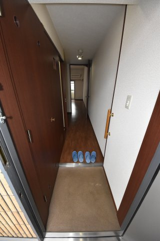 フローリッシュの玄関