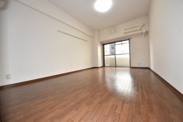 フローリッシュの居間・リビング