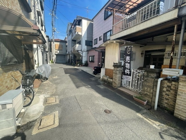 【前面道路含む現地写真】 | 守口市寺方元町1丁目　中古テラスハウス