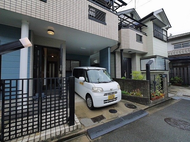 マイホーム中山町の駐車場