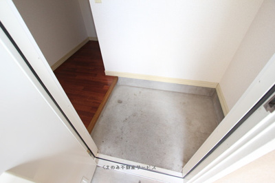 【玄関】 | フレグランス石井A棟 | 収納もある玄関です