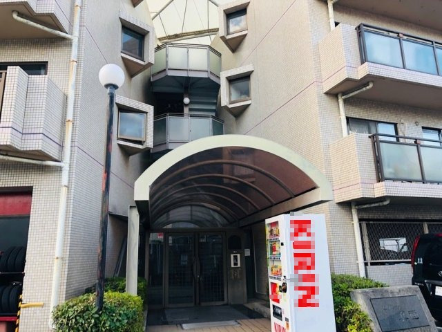 箕面市半町３丁目の賃貸マンションの外観