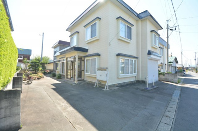 【外観】 | 黒石市泉町貸家 | 外はこのようになっています