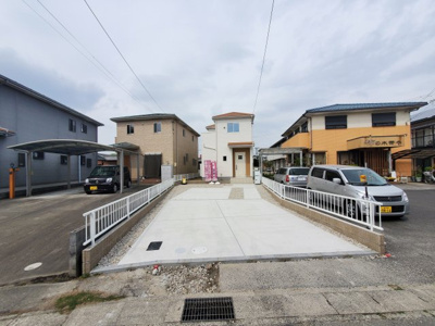 【外観】 | 一宮市木曽川町玉ノ井21-1期　全1棟　1号棟＜仲介手数料無料＞木曽川西小・木曽川中　新築一戸建て | 完成しました♪
〈内覧予約キャンペーン実施中！〉マックスバリュde住まい相談までご連絡下さい。